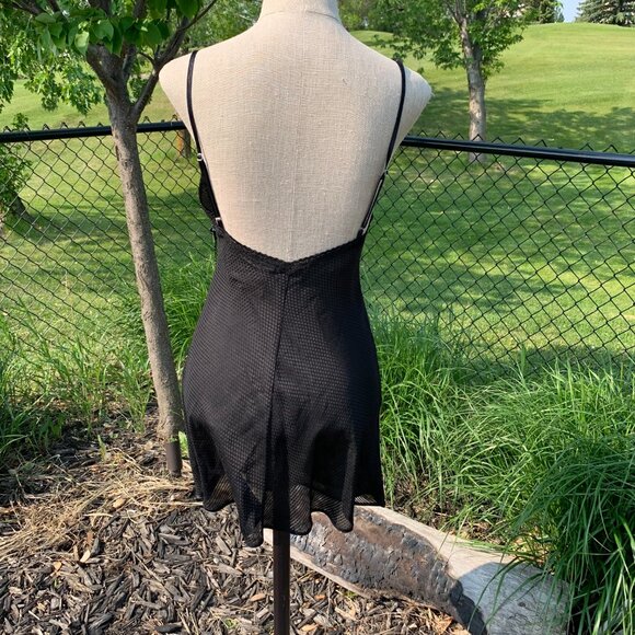 La SENZA Black Chemise - Picture 8 of 15